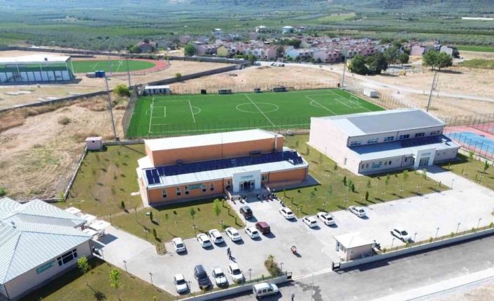 İznik’te dev tesis yüzme kurslarıyla faaliyete başladı