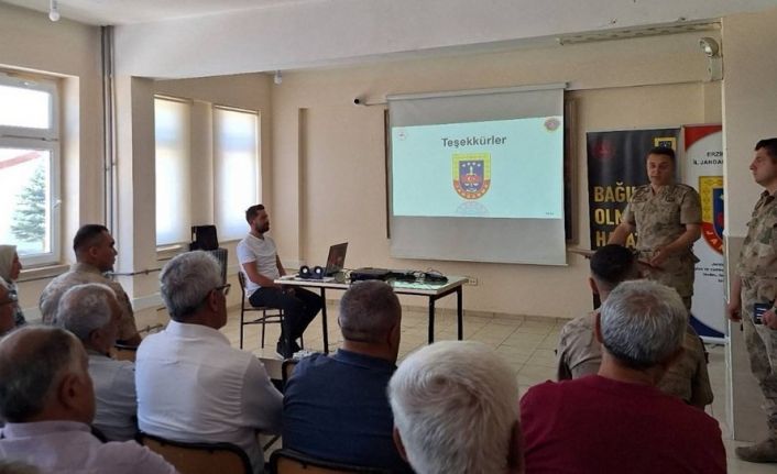 Jandarma ekipleri köylerde bilgilendirme çalışmalarını sürdürüyor
