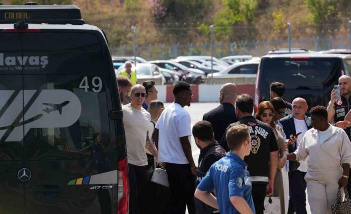 Jhon Duran, İstanbul’a geldi