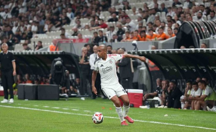 Joao Mario yeni sezona golle başladı