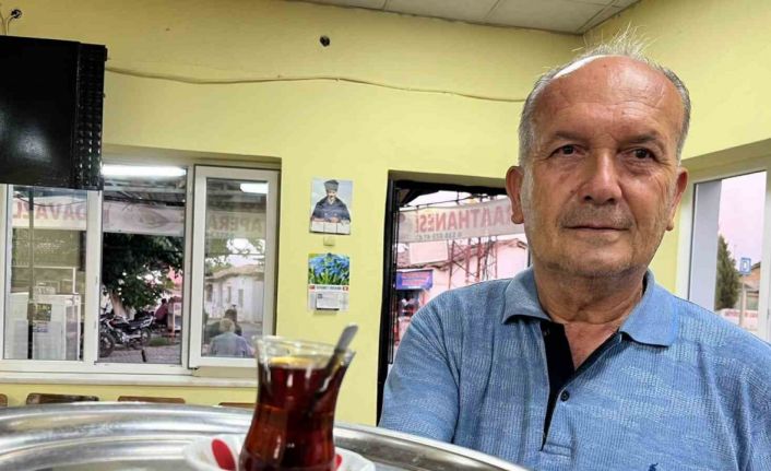 Kahvehane sahiplerinin rekabeti müşteriye yaradı