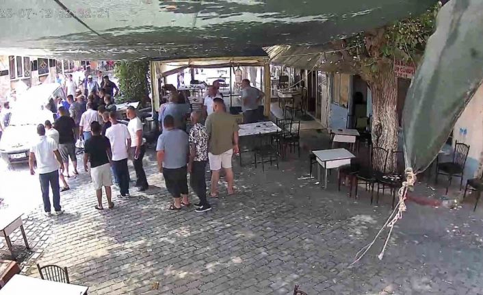 Kahvehanede otururken kalp krizi geçiren adam hayatını kaybetti