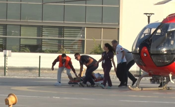 Kamyon ile otomobil çarpıştı: 2 polis yaralı