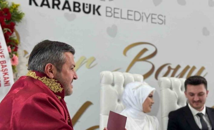 Karabük Belediyesi evliliğe adım atan gençlere desteğini sürdürüyor