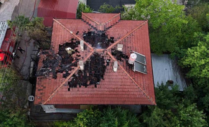 Karabük’te kamelyada çıkan yangın eve sıçradı