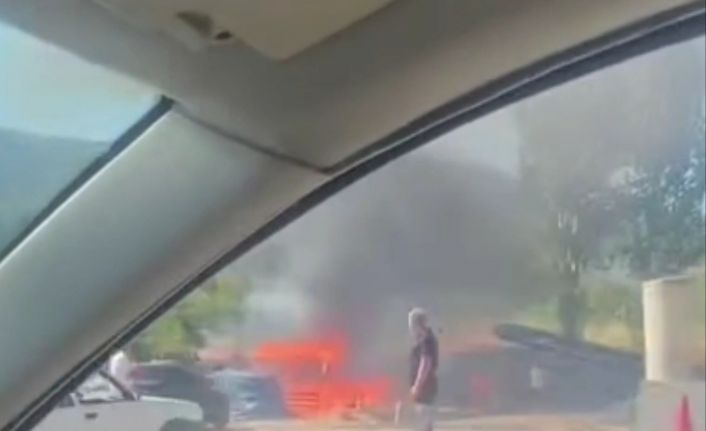 Karabük’te kömür ve odun deposu alev aldı