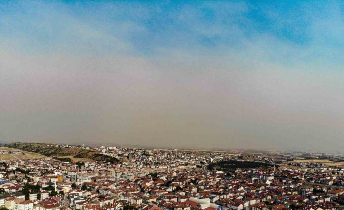 Karabük’teki yangının dumanı Gerede’yi sardı: İlçeyi kaplayan tabaka havadan görüntülendi