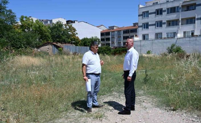 Karacabey Belediyesi’nden otopark ve çocuk parkı projesi