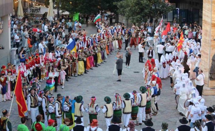 Karagöz Halkdansları Topluluğu’ndan Üsküp’te gururlandıran birincilik