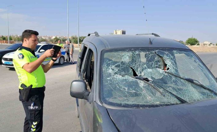 Karaman’da otomobille hafif ticari araç çarpıştı: 1 yaralı