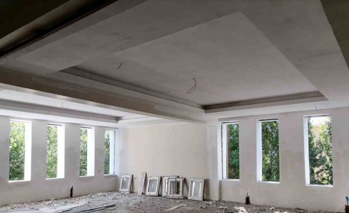 Kars İl Halk Kütüphanesi’nde tadilat ve restorasyon tamamlanıyor