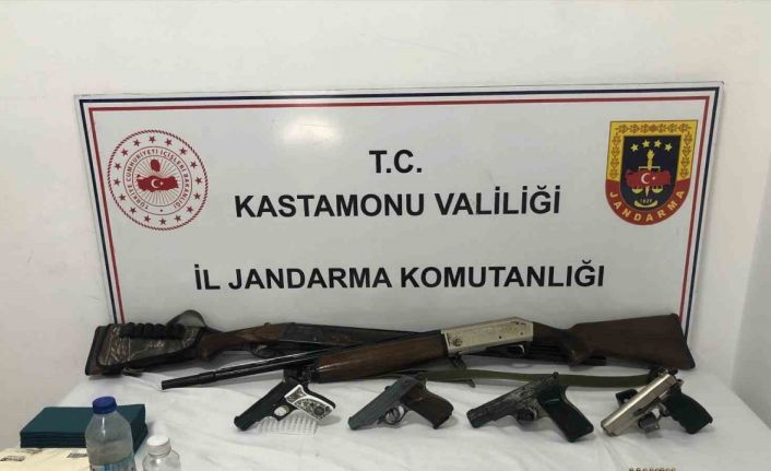 Kastamonu’da silah kaçakçılarına yönelik jandarmadan operasyon: 4 gözaltı