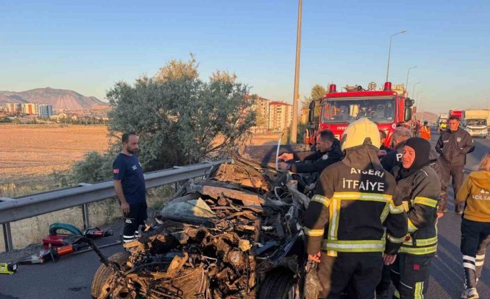 Kayseri’de otomobil tıra çarptı: 1 ölü