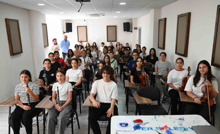 Kemer’de ücretsiz yaz kursları başladı