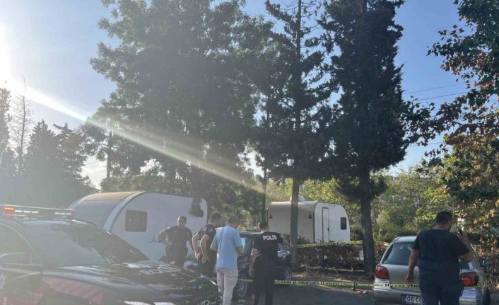 Kendisine küfreden arkadaşını silahla vurdu