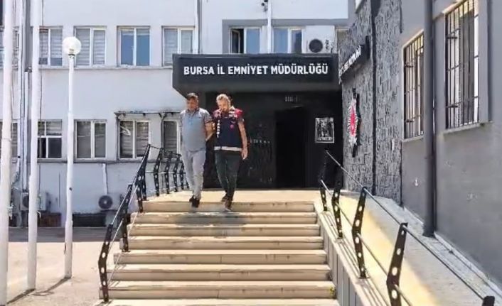 Kendisini kaymakam olarak tanıttı, sahte tören bile düzenledi