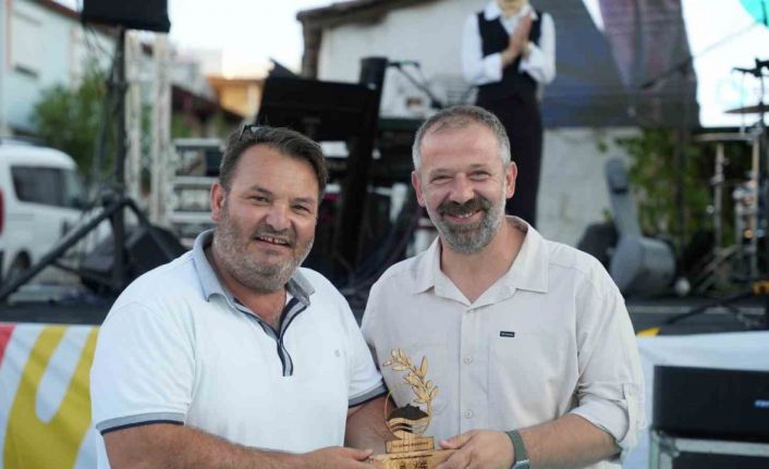 Keremköy Festivali’nde engelli gazeteciye plaket
