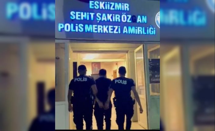 Kesinleşmiş hapis cezasıyla aranan hükümlü İzmir’de yakalandı
