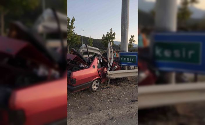 Kestel’de kontrolden çıkan Tofaş otomobil bariyere girdi: 1 ölü