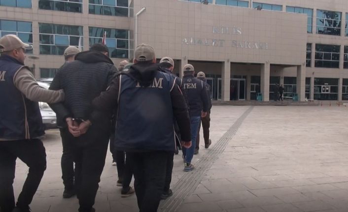 Kilis’te DEAŞ ve FETÖ operasyonu: 20 gözaltı