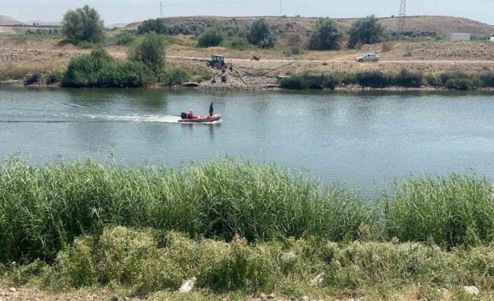 Kızılırmak’a giren genç kayboldu