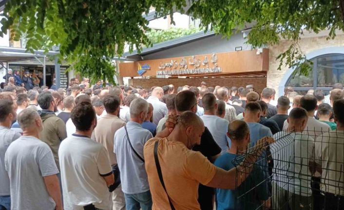 Kızını döven babayı uyardı diye, eşinin gözleri önünde bıçaklanarak öldürüldü