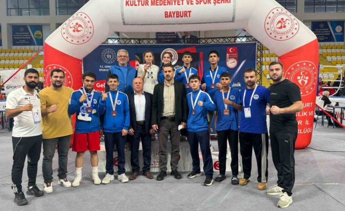 Kocaeli, Bayburt’ta zirveye yumruk attı: 10 madalya ile Türkiye şampiyonu oldu