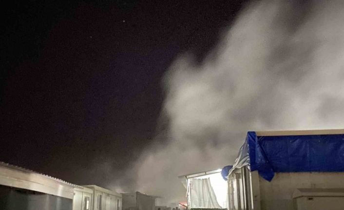 Konteyner kentte çıkan yangın paniğe neden oldu