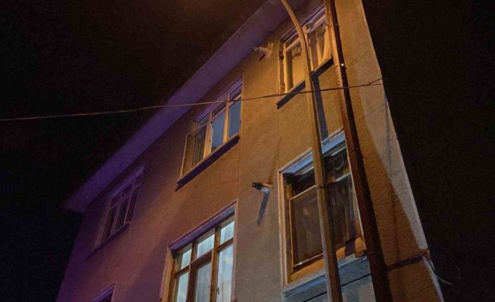 Konya’da 3’üncü kattan düşen çocuk ağır yaralandı