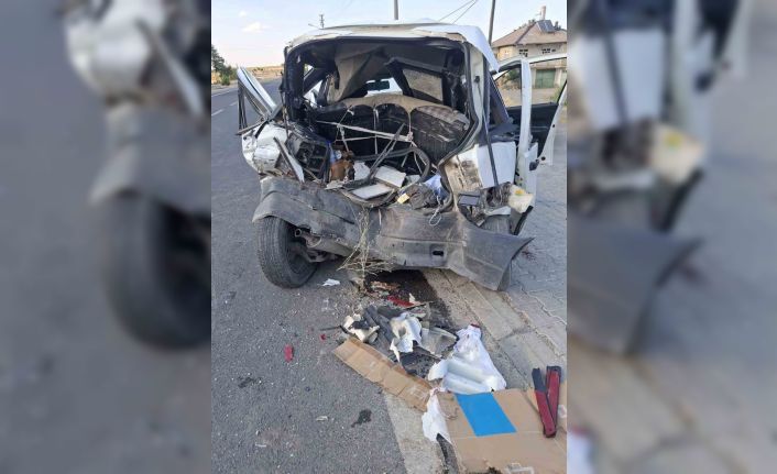 Konya’da minibüs otomobile arkadan çarptı: 3 yaralı