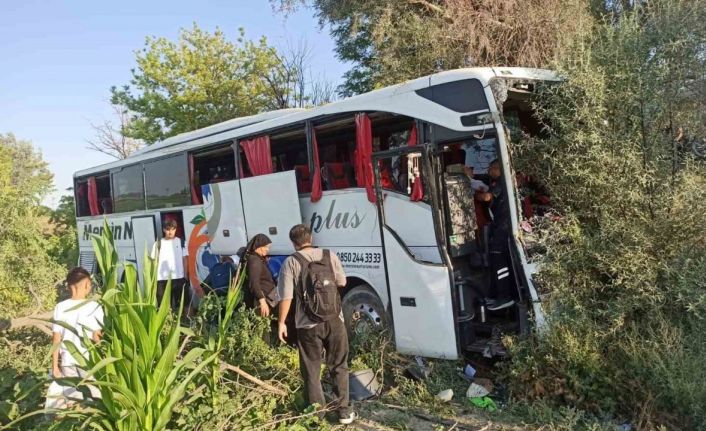 Konya’da yolcu otobüsü yoldan çıkarak ağaçlara çarptı: 7 yaralı
