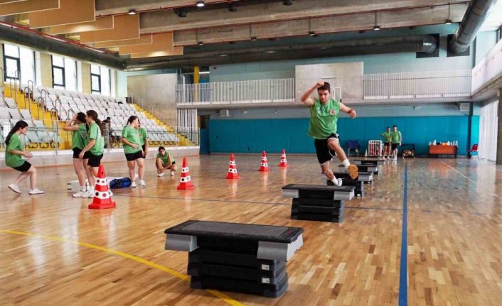 Küçükçekmece Belediyesi’nden özel yetenek sınavlarına hazırlanan gençler için hazırlık kursları