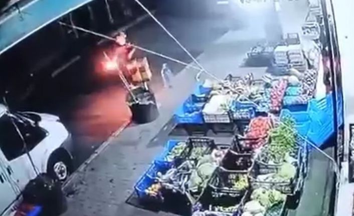 Küçükçekmece’de markete molotoflu saldırı