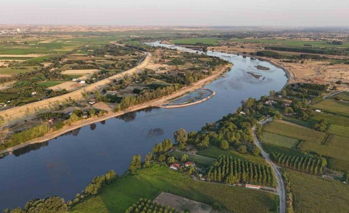 Kuraklık nedeniyle Meriç Nehri’ne elektrik santralinden su salındı