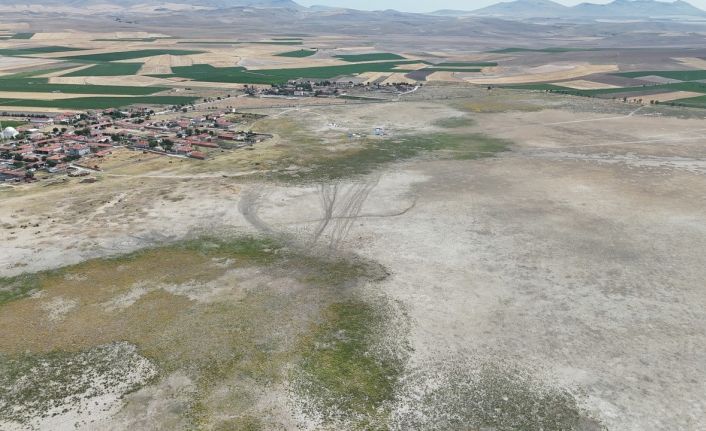 Kuraklıktan göller bir bir kuruyor