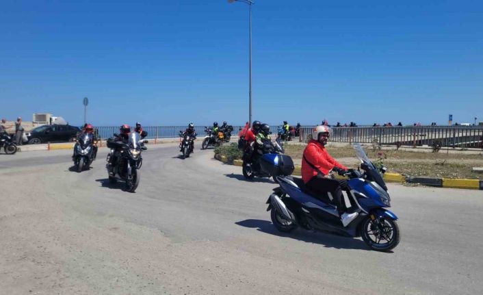 Kurtuluş Savaşı’nda cephanenin taşındığı İstiklal Yolu’nu motorlarıyla geçtiler