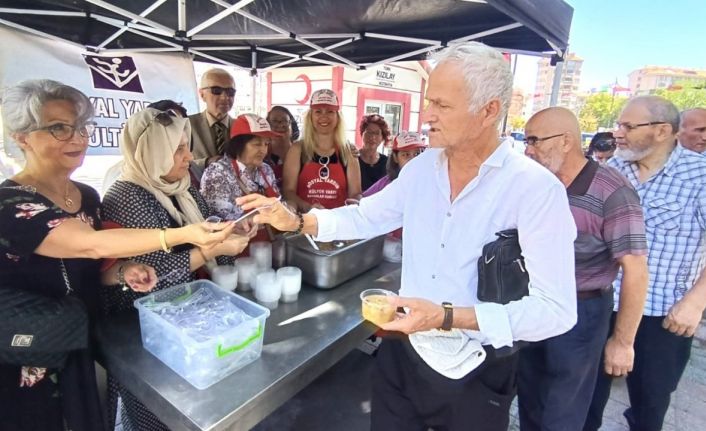 Kütahya Sosyal Yardım ve Kültür Vakfı’ndan aşure ikramı