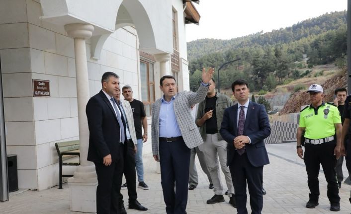 Kütahya Valisi Işın, Gediz Ilıca Termal Tesisleri’nde incelemelerde bulundu