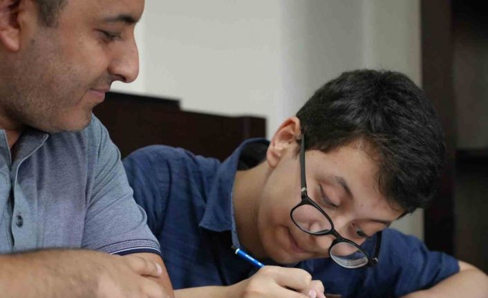 LGS’de engel tanımayan başarı öyküsü: Günde 2 saat çalışabildi, Türkiye birincisi oldu