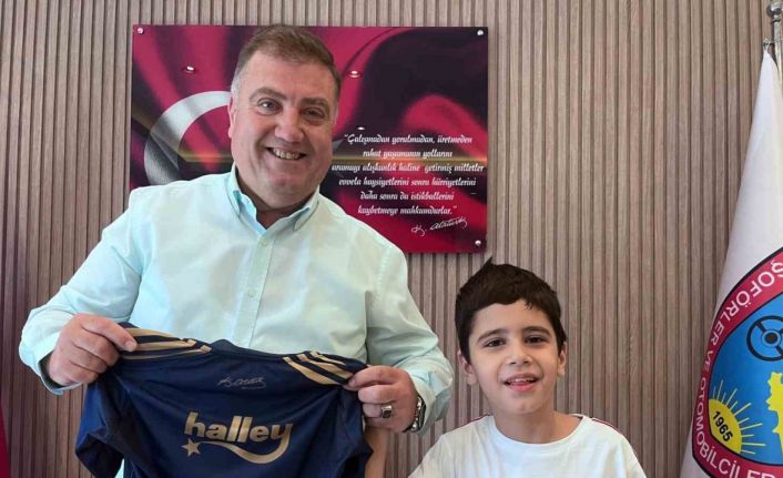 Lösemi hastası Rüzgar, zekasıyla dikkat çekiyor