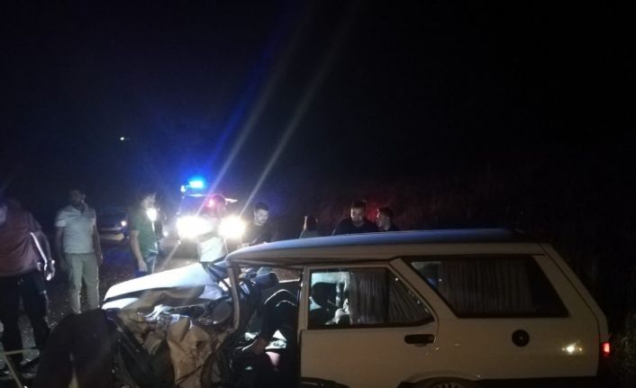 Malatya’da hafif ticari araç ile otomobil çarpıştı: 8 yaralı