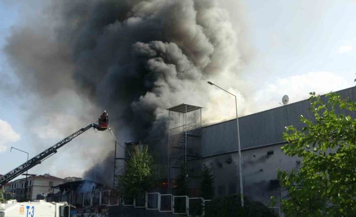 Malatya’da hırdavat mağazasında çıkan yangın kontrol altına alındı