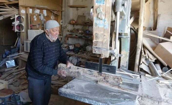 Malatyalı usta 73 yıldır ağaçlara şekil veriyor