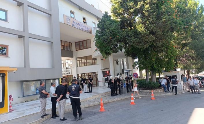 Manavgat Belediyesi’ne ’rüşvet ve yolsuzluk’ operasyonu