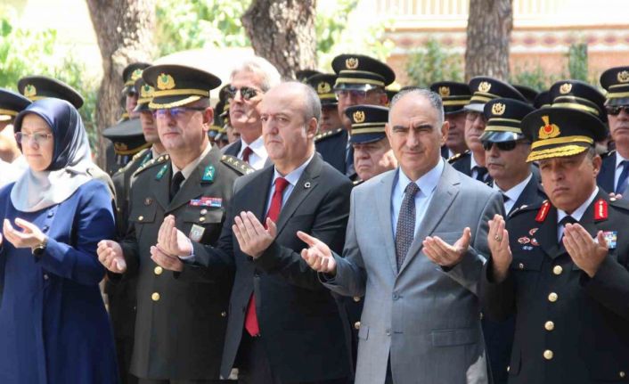 Manisa’da 15 Temmuz şehitleri dualarla anıldı