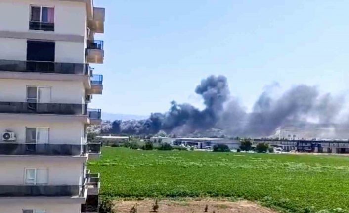 Manisa’da hurda deposunda yangın kontrol altına alındı