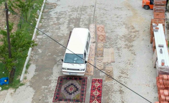 Manisa’da şaşkına çeviren halı eskitme yöntemi