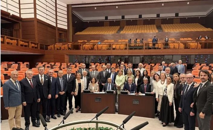 Meclis tatile girdi milletvekilleri fotoğraf çektirdi