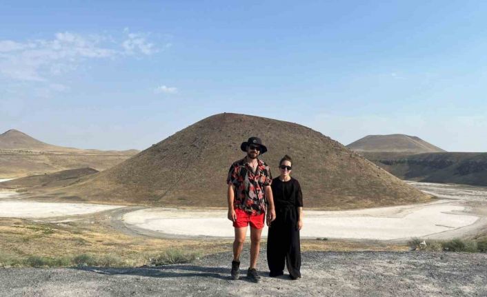 Meke Gölü, Acıgöl, obruklar turist çekiyor