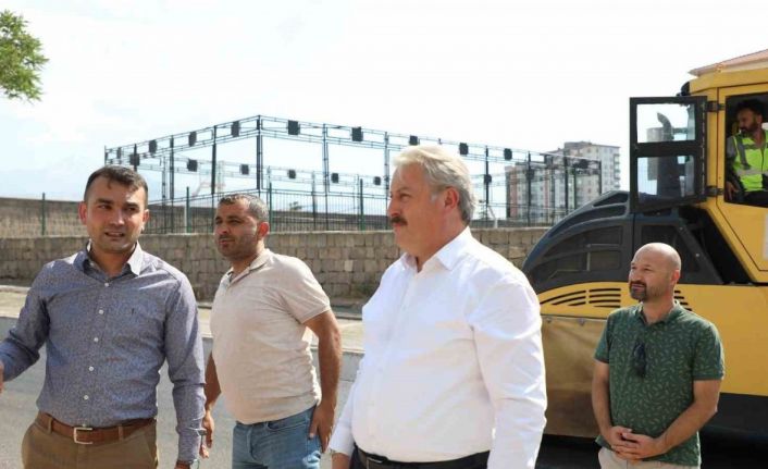 Melikgazi asfalt yatırımıyla mahallelere değer katmaya devam ediyor